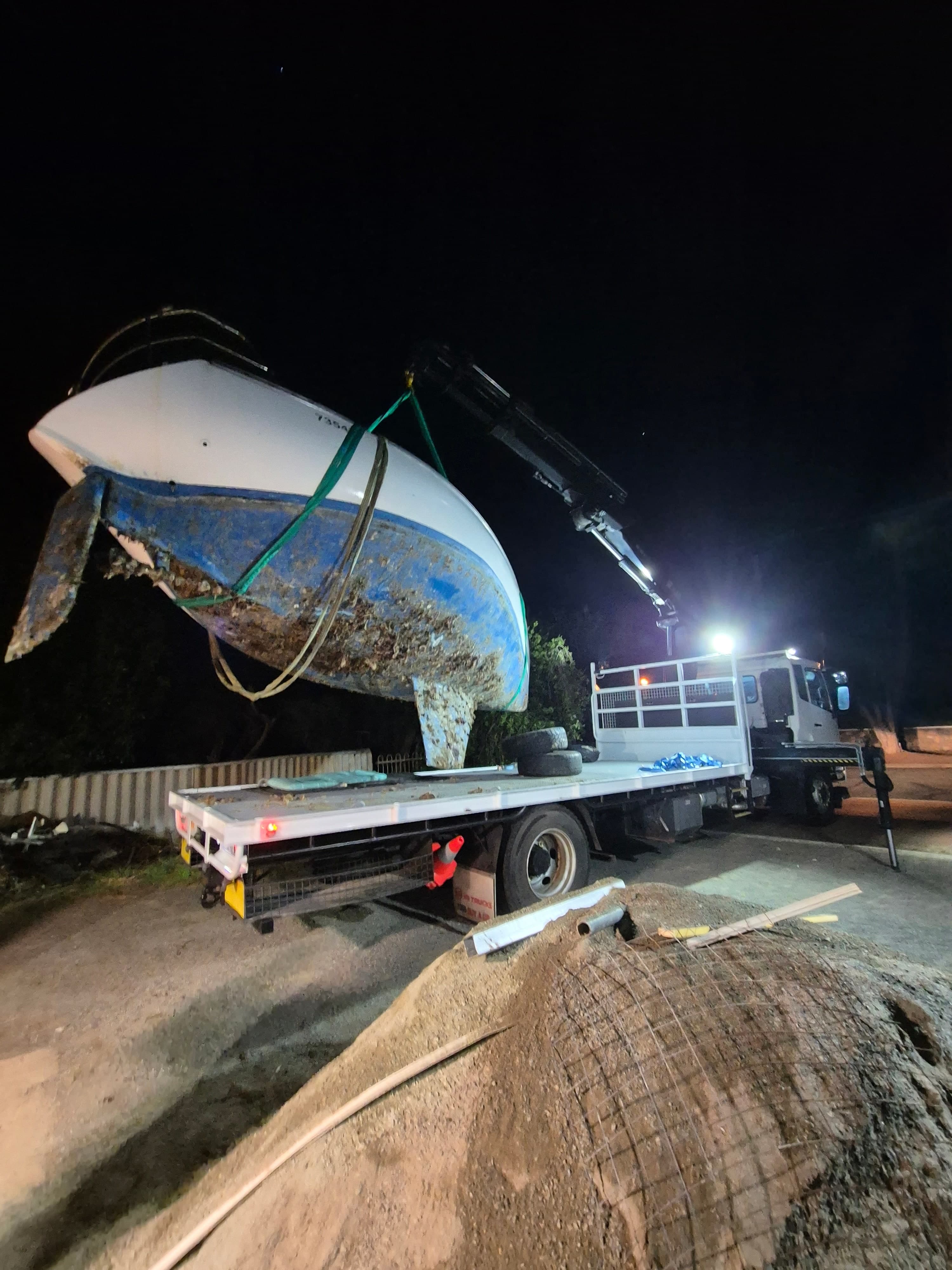 Susa Cranes HIAB — after-hours: night lifts when the marina allows